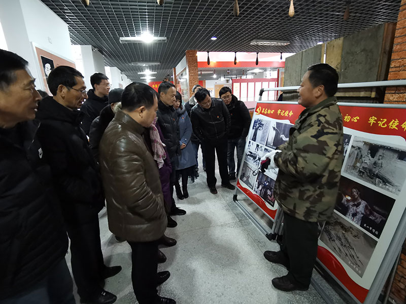 屯溪區(qū)委辦黨支部、屯溪城建投公司黨支部聯(lián)合開展主題黨日共建活動(dòng)