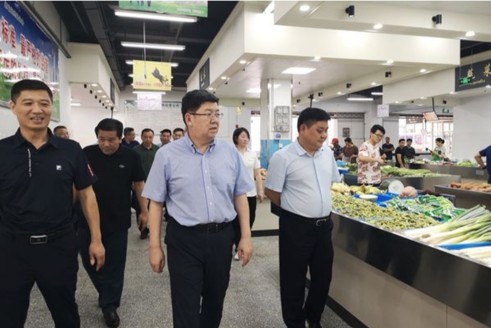 市委書記任澤鋒率隊赴屯溪區(qū)調(diào)研中心城區(qū)菜市場改造、食品安全工作