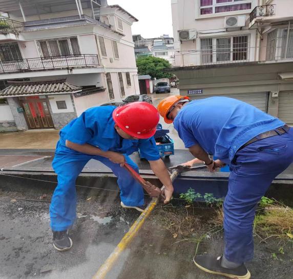 “三落兩?！惫泊偃?xì)夤艿栏脑熘脫Q工作安全平穩(wěn)有序