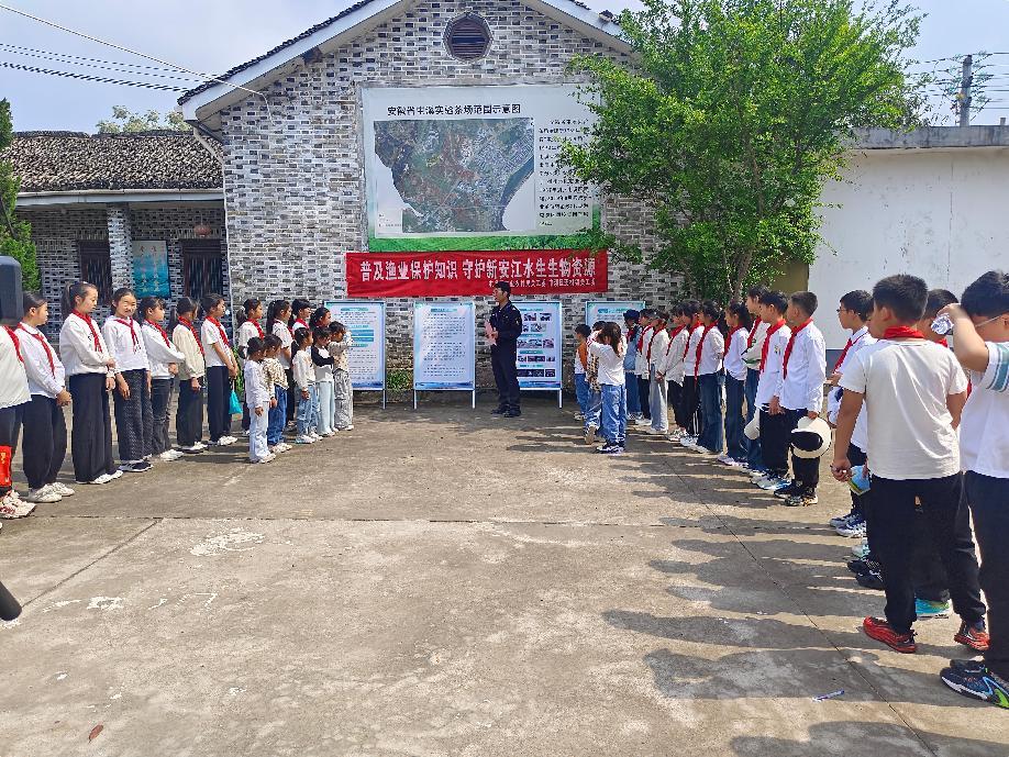 區(qū)關(guān)工委組織學生到實驗茶場開展茶文化主題實踐活動