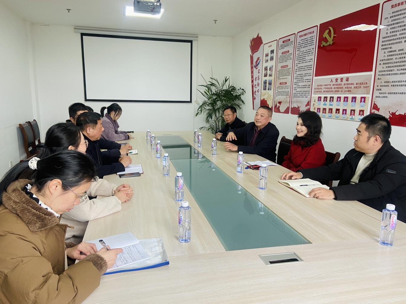 賦能民營經(jīng)濟(jì) 共話服務(wù)提升——黃山市民企協(xié)會赴江南擔(dān)保公司座談交流